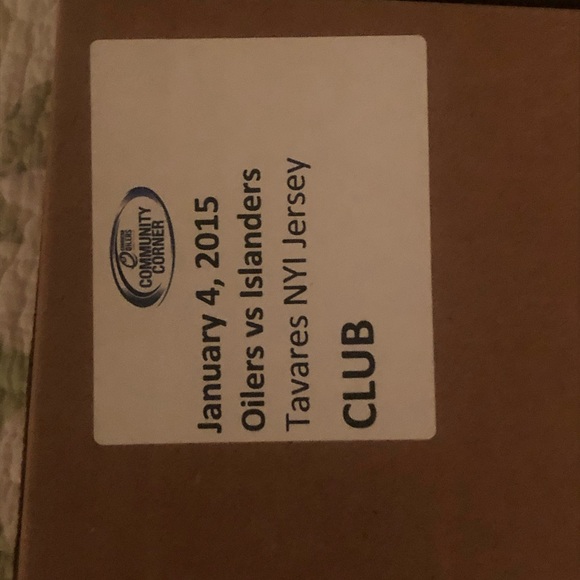 Autographed John Tavares jersey with certificate of authenticity. - Picture 3 of 3